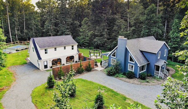 Pickleball | 2 Homes | Sleeps 19 | 151 Brew Trail
