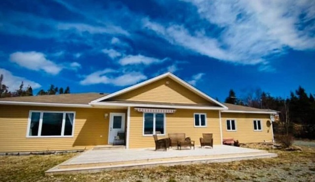 Pondside Three Bedroom Cottage