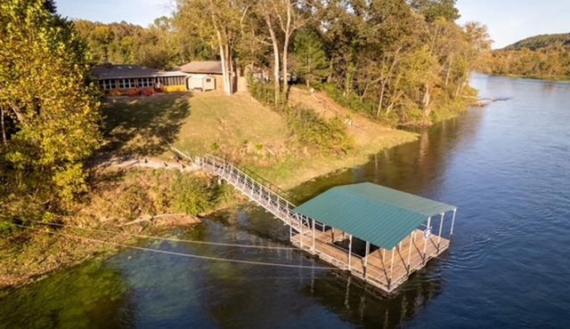 Premier Riverfront Location ~ NEW BOATDOCK~ biking trails ~Bull Shoals Lake Fun