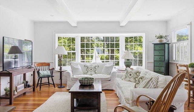 Private 3BR/2BA guest house with its own entrance. Walk to nearby beaches, unwind on the deck, grill dinner, and enjoy the outdoor shower—a short drive to Lower Village, Kennebunk, and Dock Square, Kennebunkport, and all its offerings.