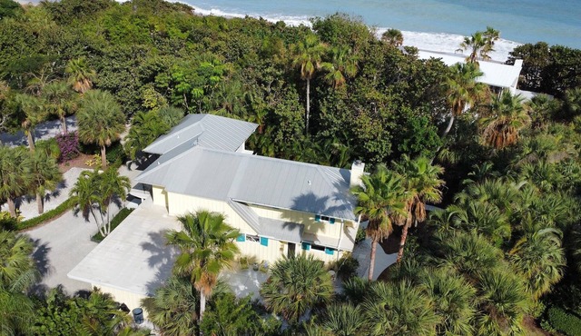 Private Beachside Oasis, 40 steps from the beach!