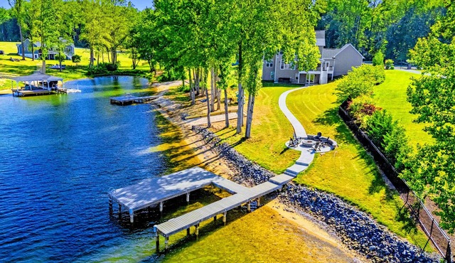 Private Cove Lakefront Lake Anna Beach & Dock