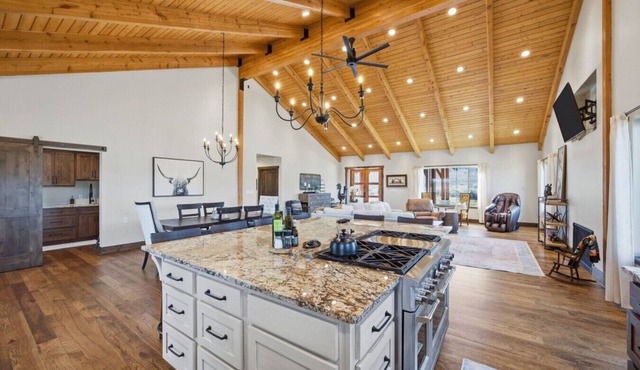 Private Mountain Side with Hot Tub and Entertainment Space