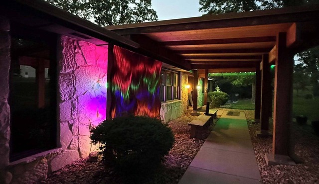 Private Pickleball Court, Sauna, Hot Tub, Heart of Branson, Sleeps 13!