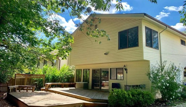 Private room&bath in shared SFH/ 10 mins to Shadygrove metro