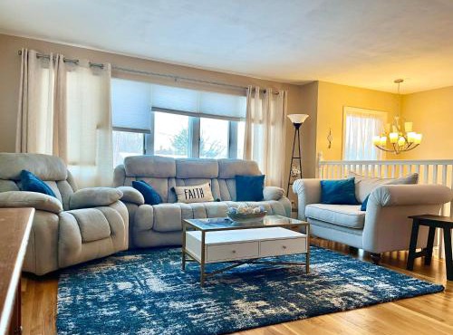 Private Room with Shared Common Spaces Near Enjoy Golf Club Close to BU