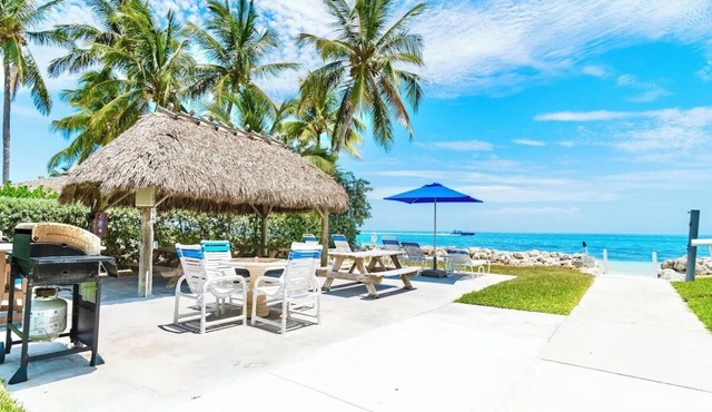 Private Sandy Beach Access & Heated Pool ~ 2BR ~ Key Colony Beach ~ 1st FL