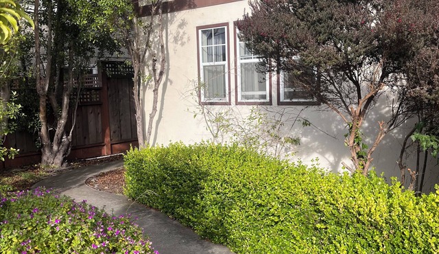Private studio located near downtown Half Moon Bay