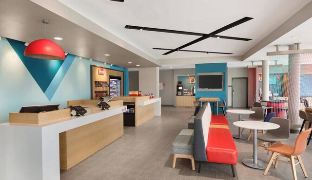 Queen City King Suite w/Breakfast, Pool & Gym