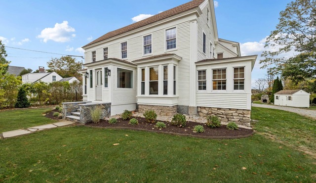 Quintessential Cape Porpoise Home with Water Views