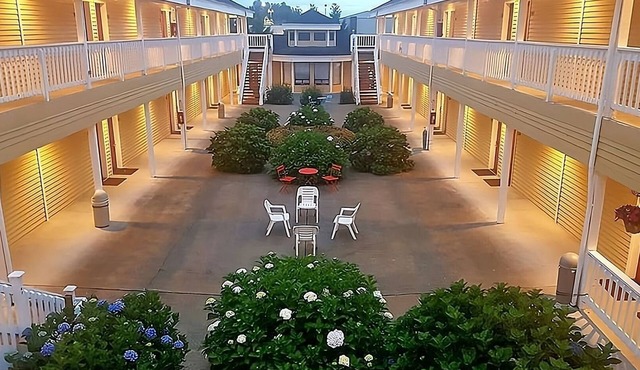 Relax and Unwind at Guesthouse Enumclaw! Pet-friendly Property, Free Parking