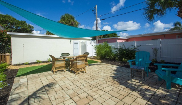 RELAXING COMFORT - SAND DOLLAR COTTAGE - STEPS TO SOUTH BEACH & PARK