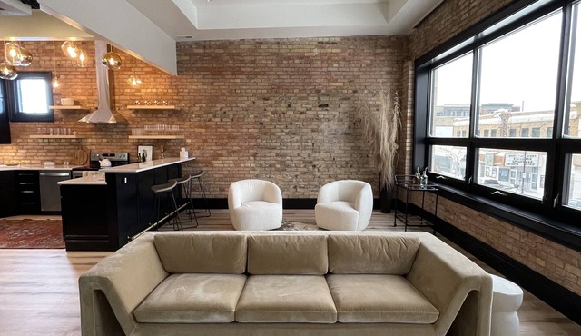 Renovated modern studio apartment in the heart of downtown.