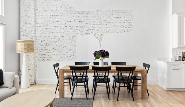 Renovated Old Port 2BR Loft, Waterfront & Shops