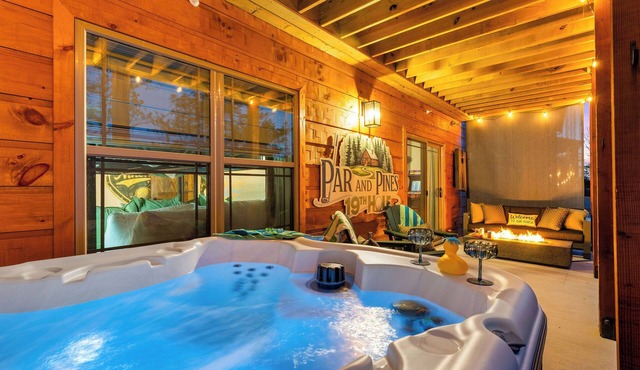 Resort cabin with Hot Tub, Indoor Pool, Near Golf