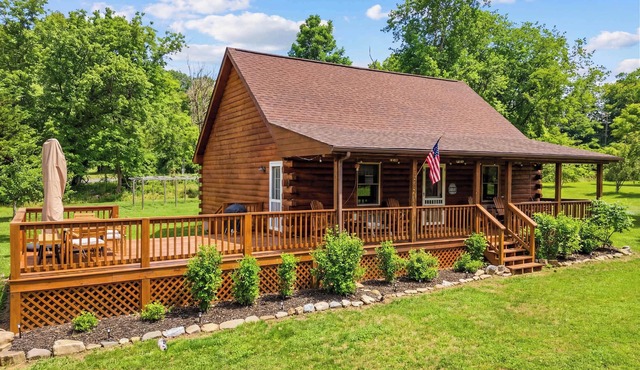 River Retreat w/Loft, Game Fun, Fire Pit & Fun