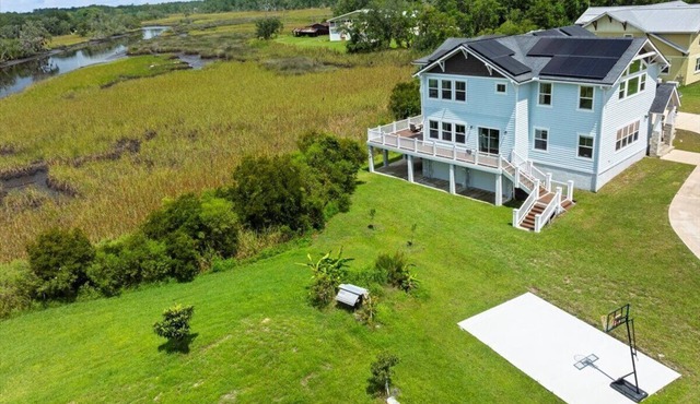 Riverfront Luxury - Gym, Game Room, Pet-Friendly