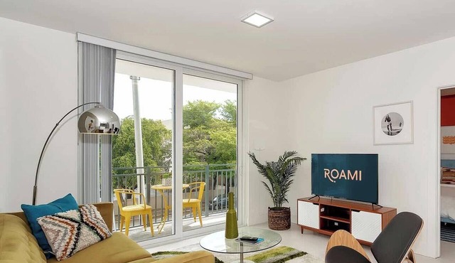 Roami at Grove 27 | Group Friendly | 4BR - 2 units