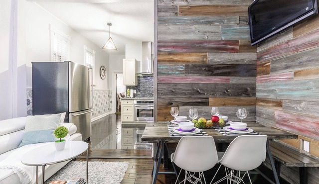 Rustic Modern 2 Bedroom Stylish Suites w/Private Terrace Downtown Toronto
