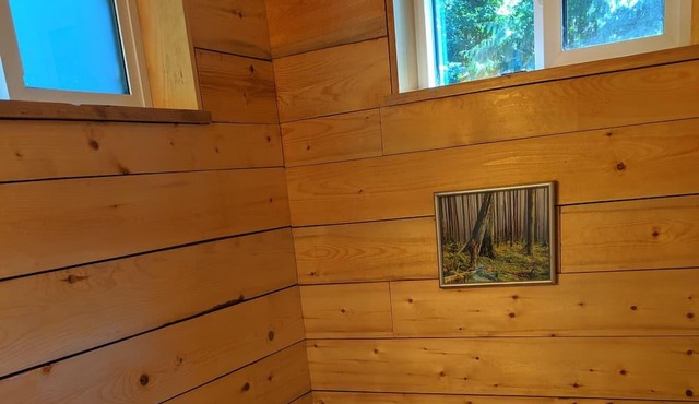 Sandy Hook Studio with full kitchen/ stones throw from Beach