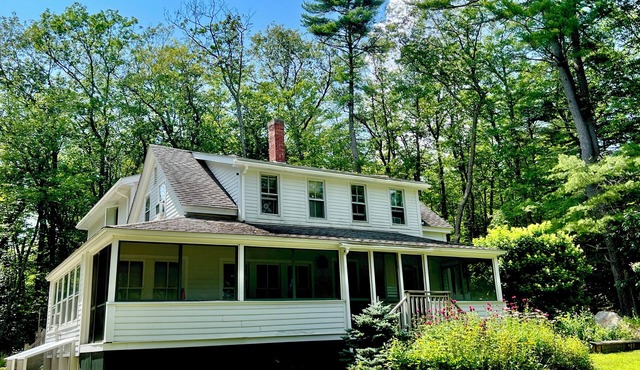 Sebago Lake Sleeps 15 Private Waterfront/Dock Family-Friendly 6BD/3.5BA