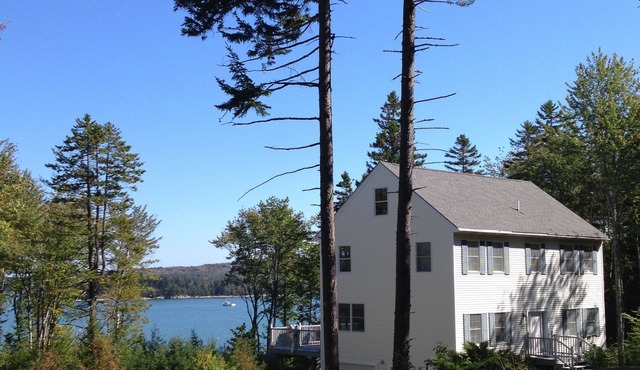 Secluded four bedroom home on Dyer Bay