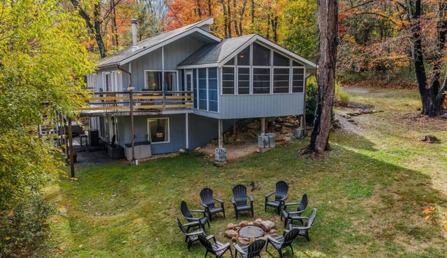Serendipity - Hot Tub | Pets | Fire Pit | Pool Access | Grill | Wifi | Deck