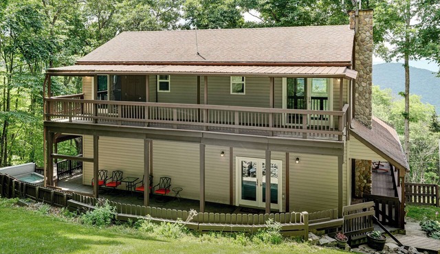Shenandoah NP Escape w/Deck: Hike, Soak + Fish