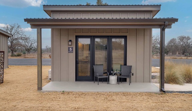 Silverstone Casita at Featherstone Winery