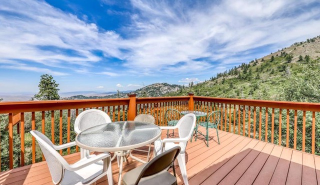 Ski-In Out Retreat - Trailhead & Mountain Views