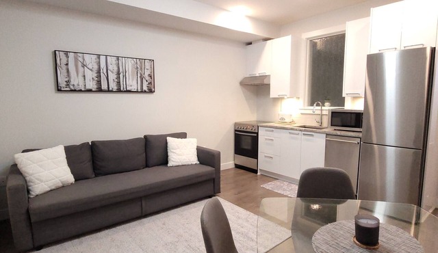 Sleek Gem! Modern Comfort Condo Downtown Langley