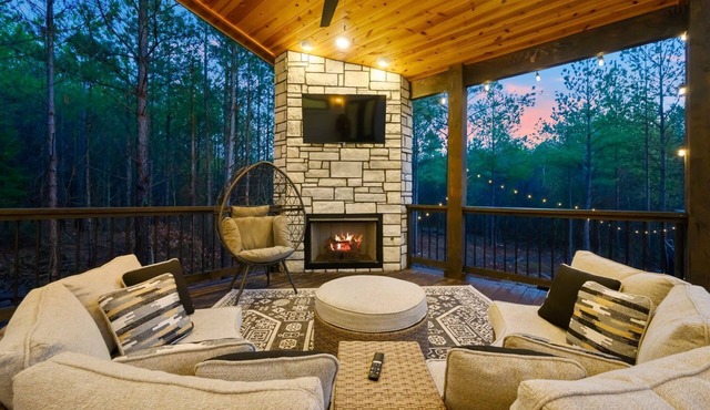 Sleeps 20, Heated Pool, Luxury