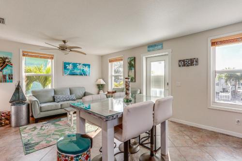 South Hutchinson Island Cottage w/Beach Access!