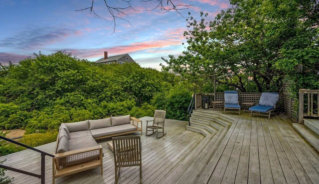 Southern Serenity 5 Min Walk to Beach Patio