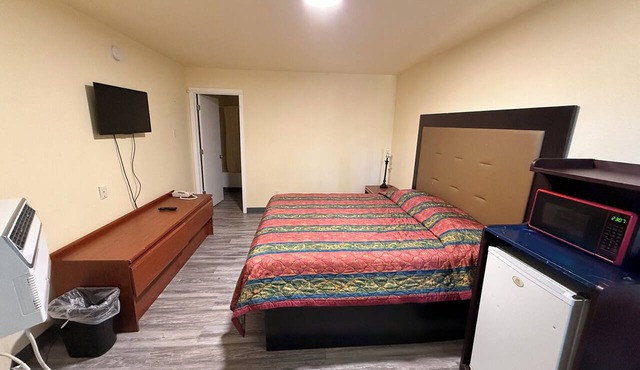 Spacious 3-bedroom apartment with AC near Portland