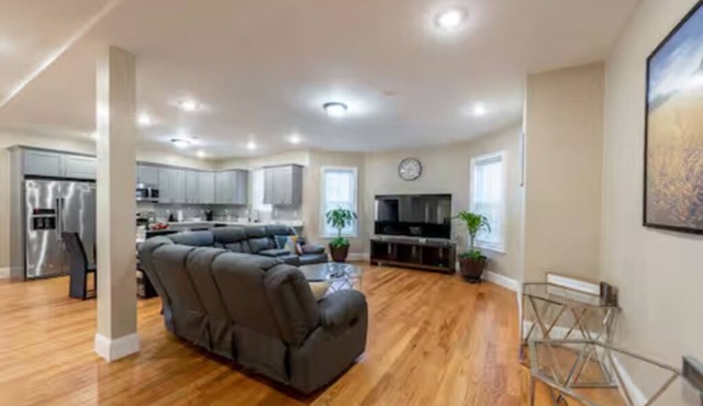 Spacious 4BR Dorchester Retreat Near Red Line Parking Pet-Friendly - 233/1
