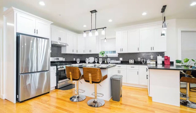 Spacious 4BR Group Stay Near I290 & Clark Uni/WPI/WSU, Free Parking, Laundry 161