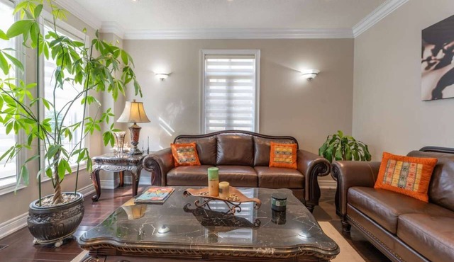 Spacious 4BR Home with Private Yard & Fast WiFi