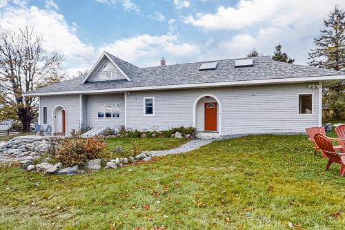 Spacious country home with water views - near beach & Acadia National Park