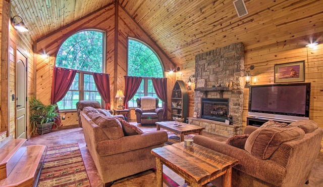 Spacious Family Home w/Fire Pit by Norfork Lake!