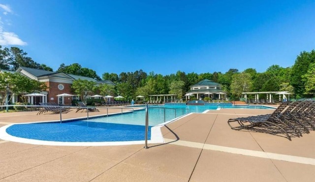 Spacious Home with Indoor/Outdoor Pools, 1.8 mi from Williamsburg Golf Course