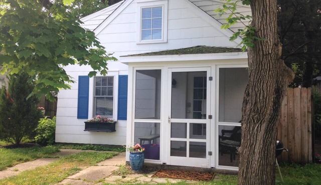 Spacious One Bedroom Carriage House at the Beach!