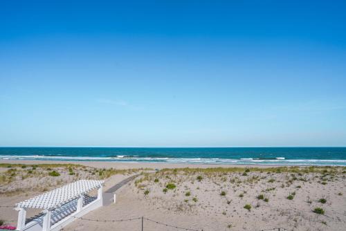 Spray Beach Oceanfront Hotel