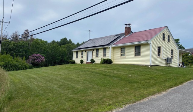 Spring Oaks 3-bedroom 2-bath. Pet Friendly!