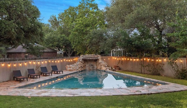 Spurs Game Room, Resort Pool, Centrally located