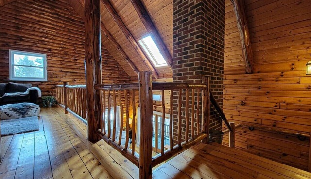 Starlight Cabin- Private Log Cabin 10 Acre Retreat
