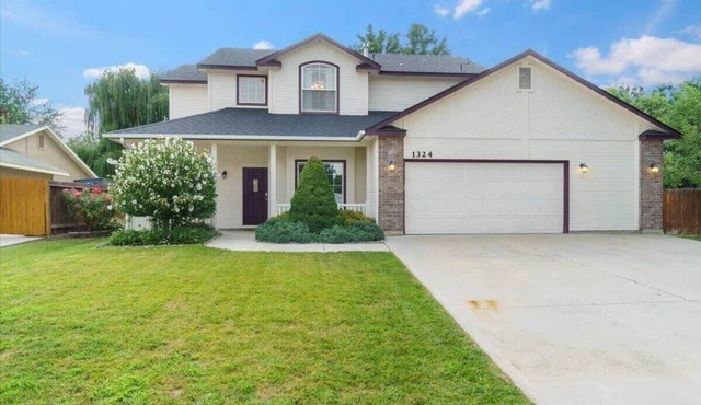 #StayInMyDistrict Spacious & Updated in Eagle