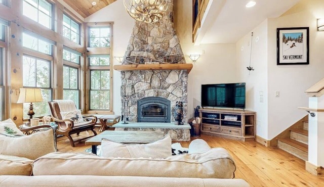 Stratton TreeTop condo with private hot tub, fireplace, decks & mountain view