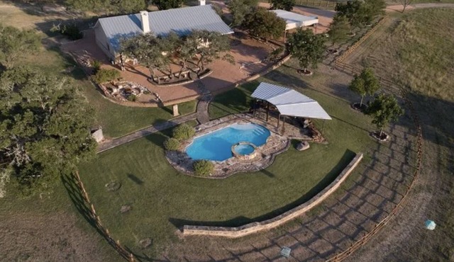Stunning Fredericksburg Ranch House with Pool and Hot Tub!