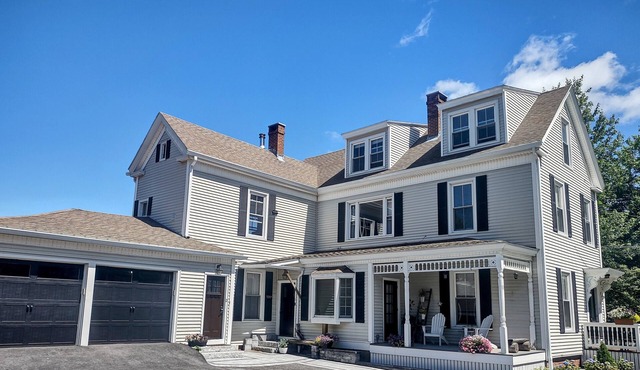 Summer long stay rental. 5 minutes to Portlands Old Port!